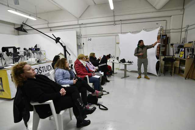 PHOTOSTUDIOSM organizziamo corsi di photoshop per fotoamatori
